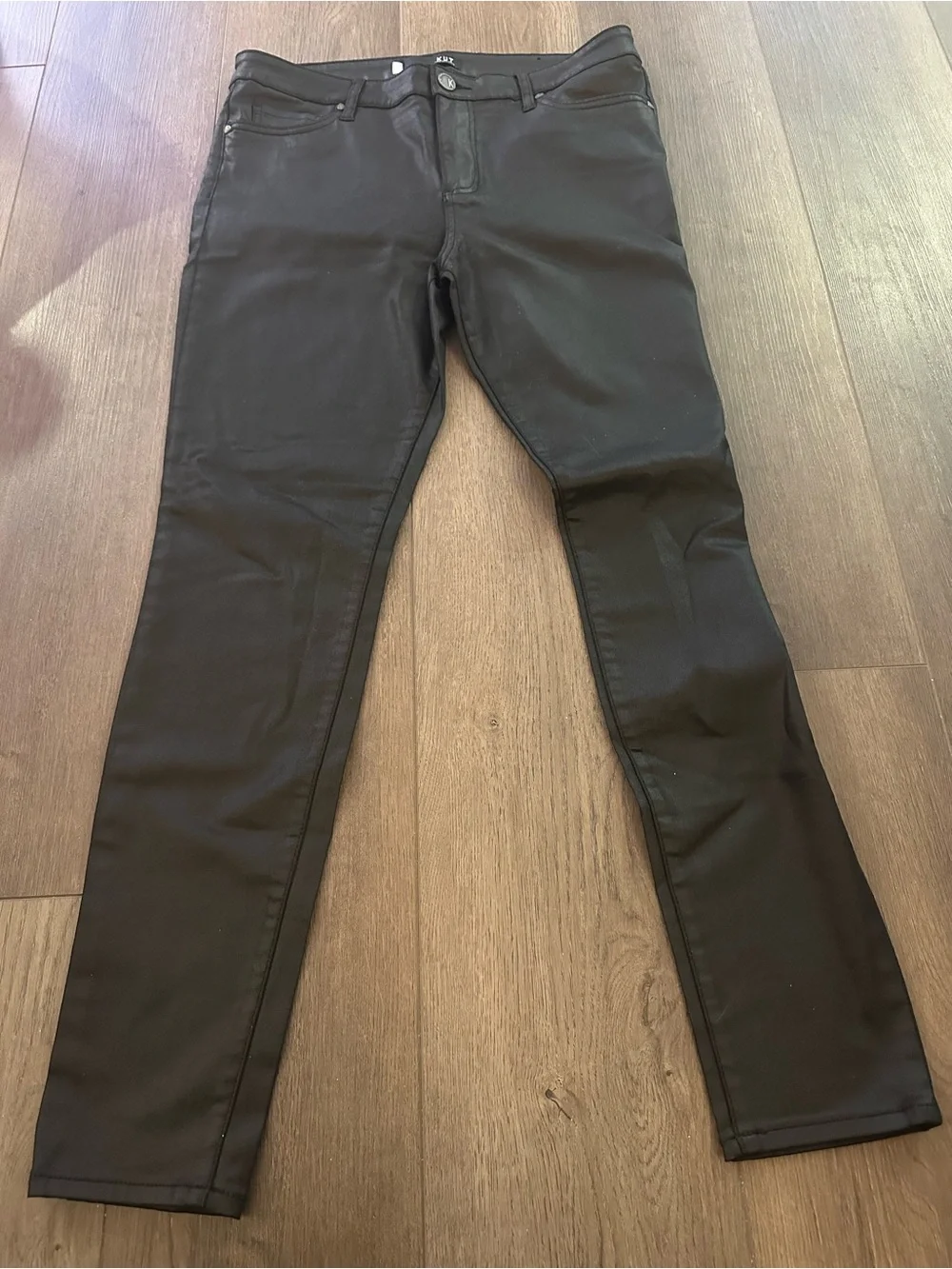 Kut from the Kloth Vegan Leather Skinny/Straight Jeans in a Size 12